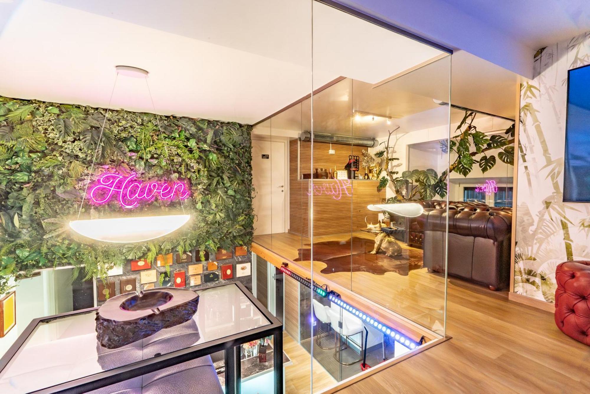 Luxe & Central Haven - Jacuzzi, Sauna, Steam, Private Parking Como Exterior foto