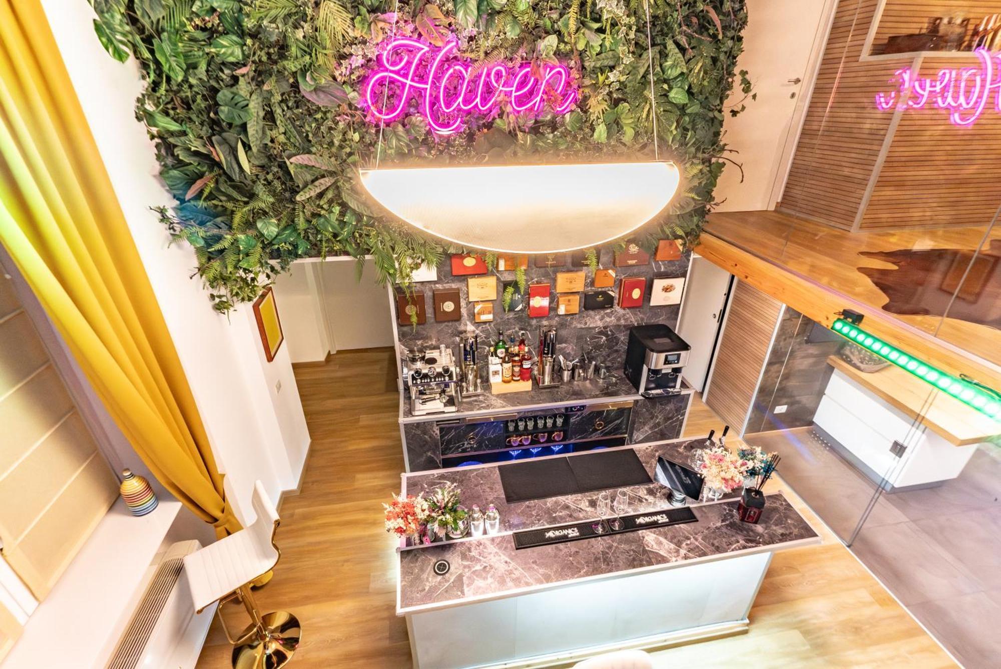 Luxe & Central Haven - Jacuzzi, Sauna, Steam, Private Parking Como Exterior foto