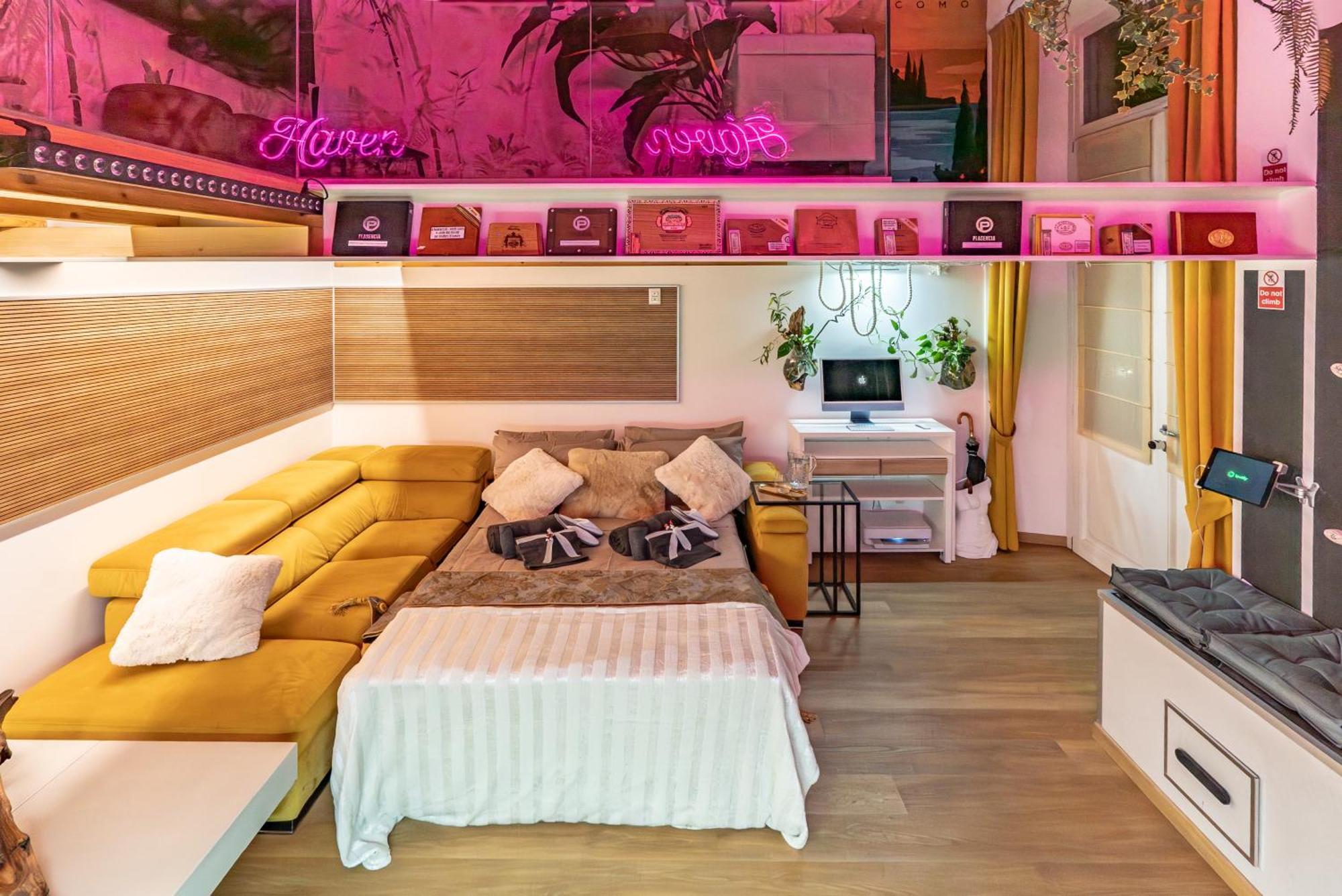 Luxe & Central Haven - Jacuzzi, Sauna, Steam, Private Parking Como Exterior foto