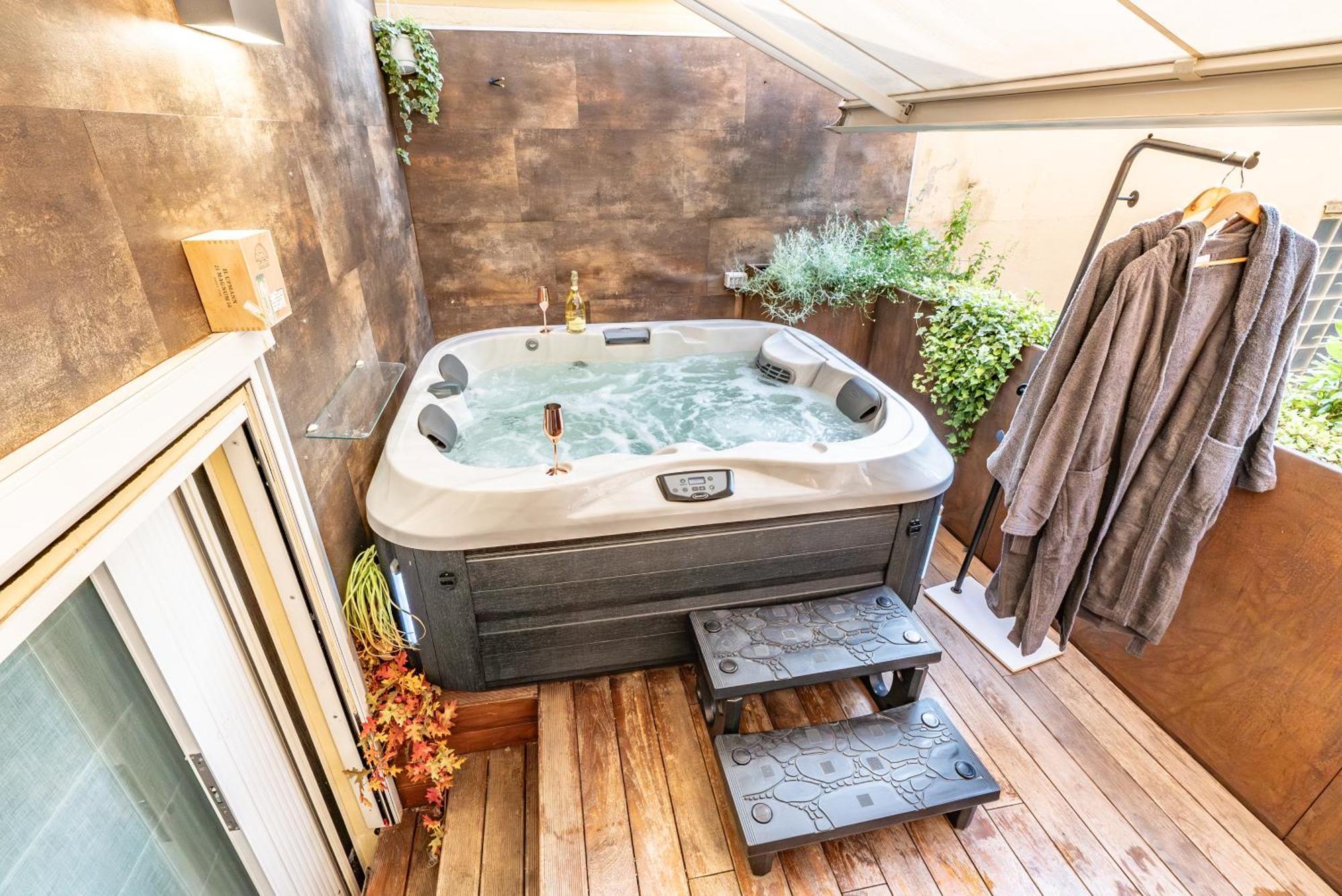 Luxe & Central Haven - Jacuzzi, Sauna, Steam, Private Parking Como Exterior foto