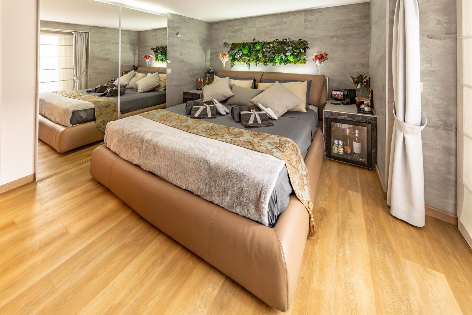 Luxe & Central Haven - Jacuzzi, Sauna, Steam, Private Parking Como Exterior foto