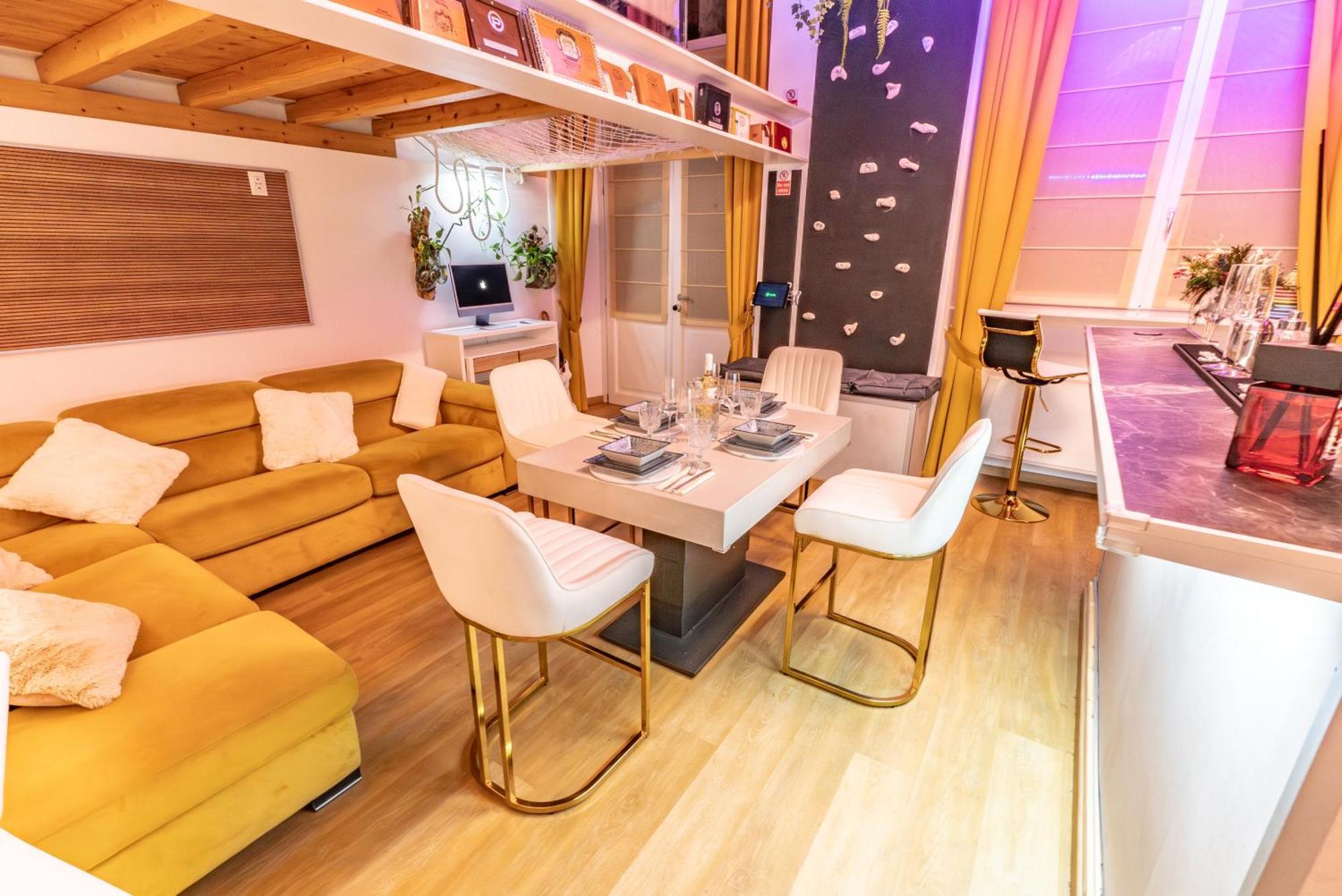 Luxe & Central Haven - Jacuzzi, Sauna, Steam, Private Parking Como Exterior foto