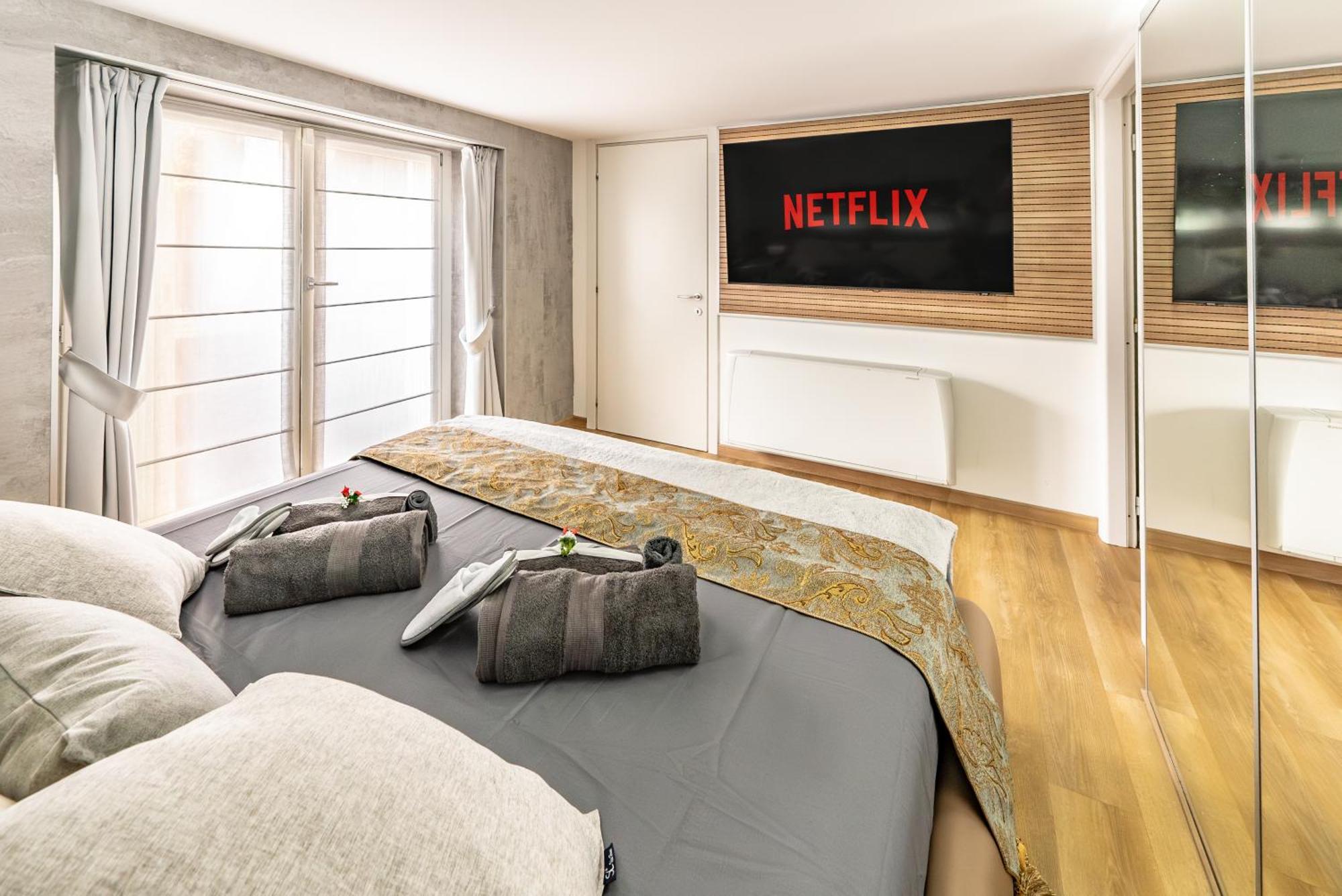Luxe & Central Haven - Jacuzzi, Sauna, Steam, Private Parking Como Exterior foto